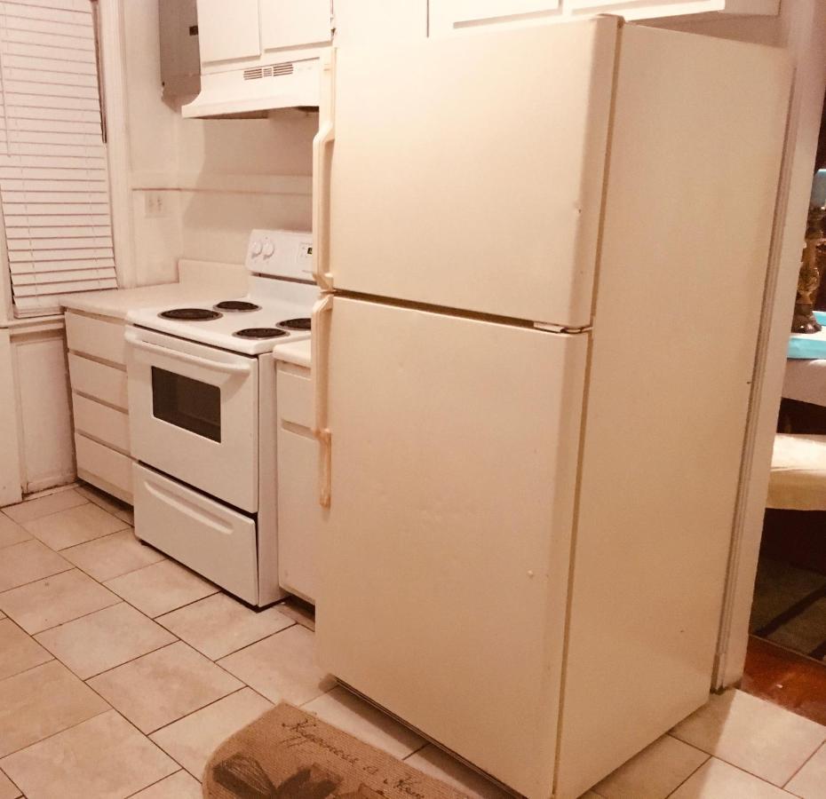 Best Deal In Town! Entire 1 Bedroom Apartment 59 モンゴメリー エクステリア 写真