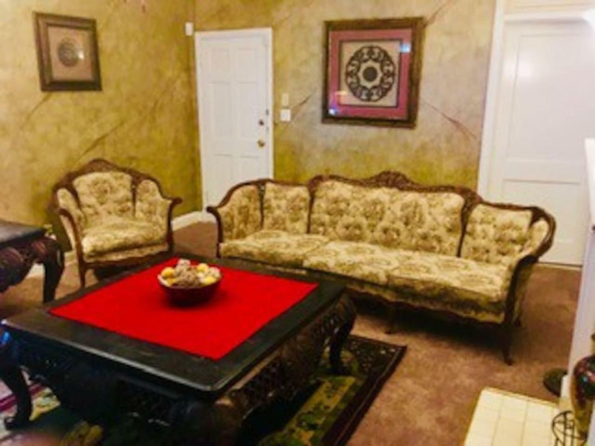 Best Deal In Town! Entire 1 Bedroom Apartment 59 モンゴメリー エクステリア 写真