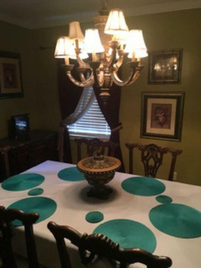 Best Deal In Town! Entire 1 Bedroom Apartment 59 モンゴメリー エクステリア 写真