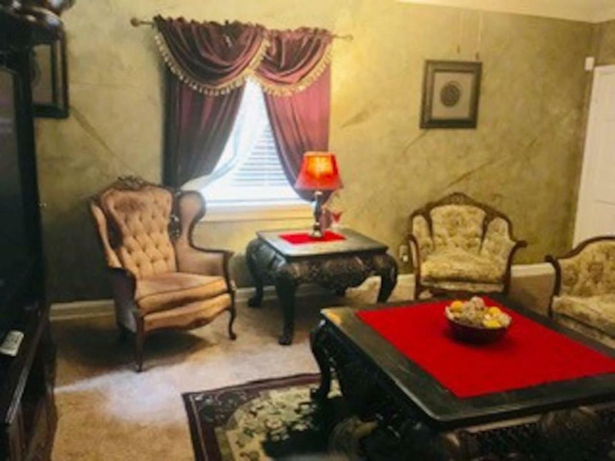 Best Deal In Town! Entire 1 Bedroom Apartment 59 モンゴメリー エクステリア 写真